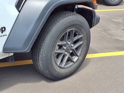 Used 2024 Jeep Wrangler Unlimited Sport AWD/4WD image 23