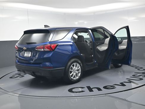 Used 2022 Chevrolet Equinox LS w/ LS Convenience Package FWD image 26