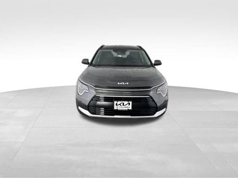 Certified 2025 Kia Niro LX FWD image 3