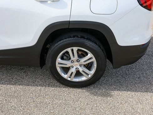 Used 2018 GMC Terrain SLE w/ Driver Convenience Package image 4