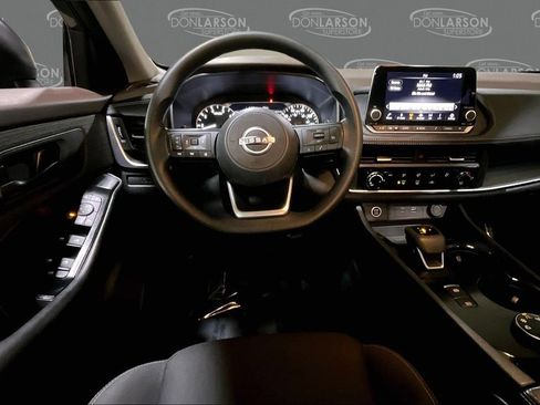 Used 2023 Nissan Rogue S image 18