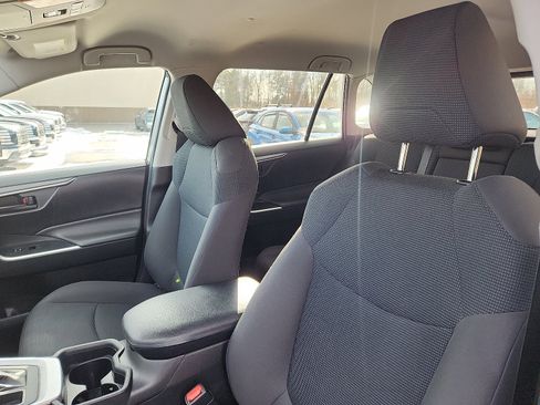 Used 2020 Toyota RAV4 LE image 22