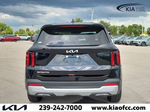 New 2026 Kia Sorento LX FWD image 5