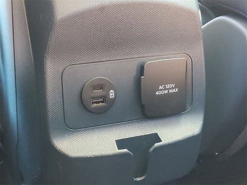 Used 2022 Ford Maverick Lariat w/ Lariat Luxury Package image 12