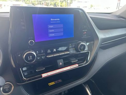 Used 2026 Toyota Highlander XLE AWD/4WD image 32