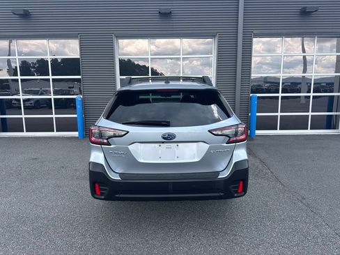 Used 2020 Subaru Outback Premium AWD/4WD image 3