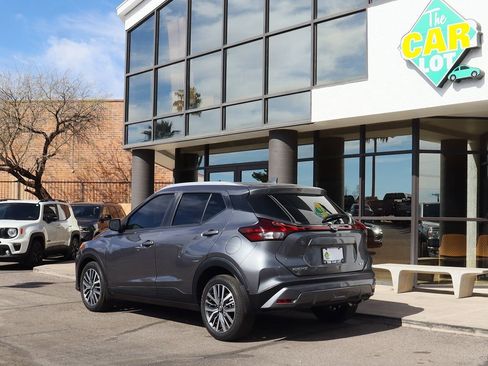 Used 2024 Nissan Kicks SV image 9