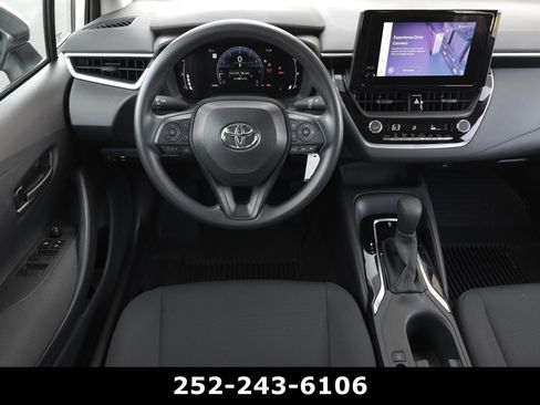 Used 2026 Toyota Corolla LE image 11