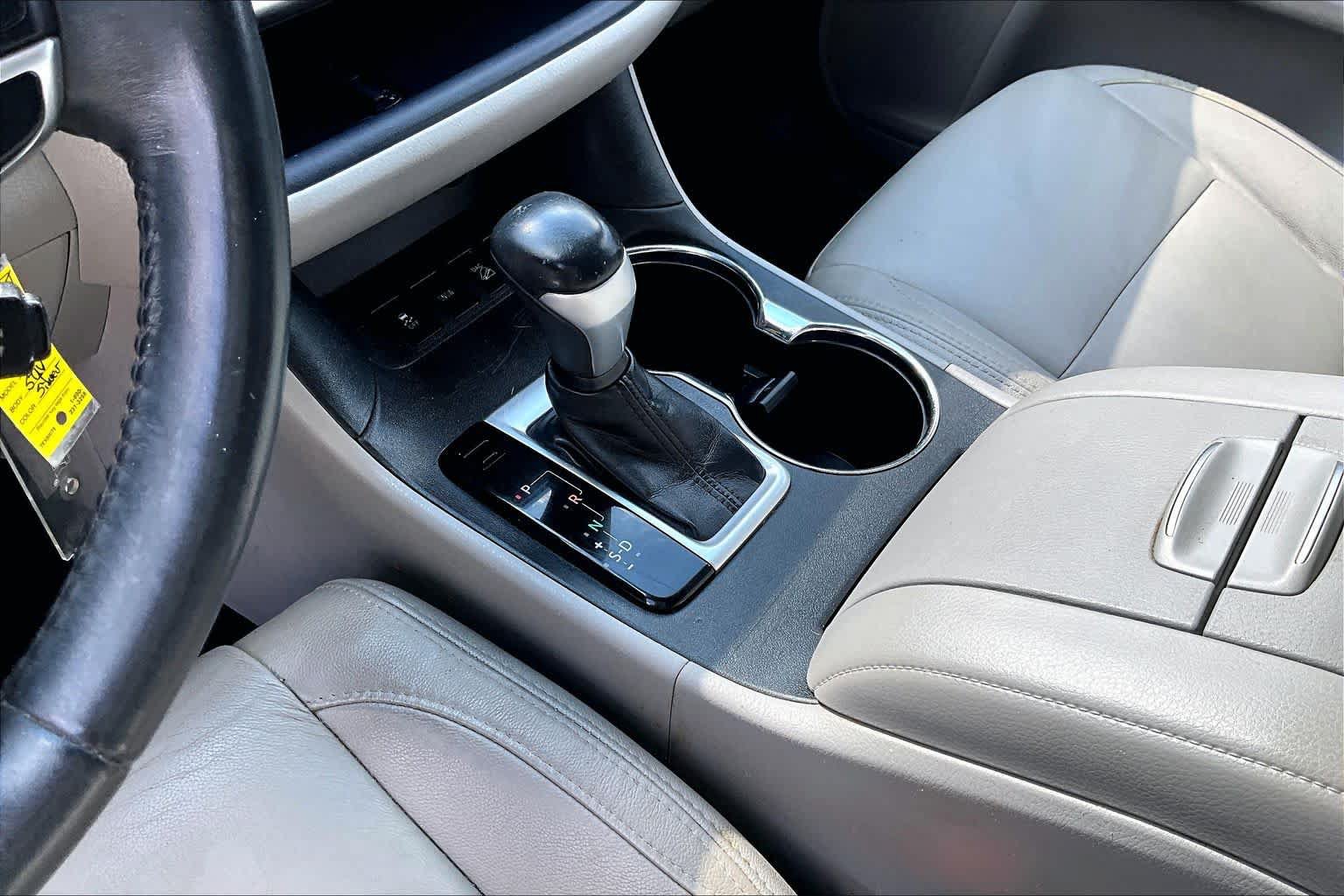 Used 2014 Toyota Highlander Plus AWD/4WD image 15
