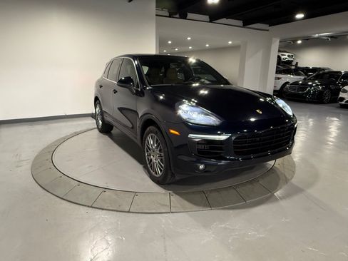 Used 2016 Porsche Cayenne S AWD/4WD image 4