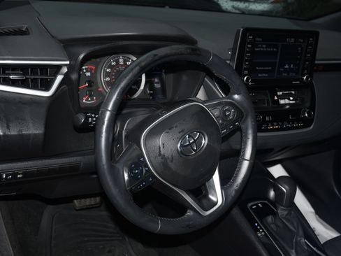 Used 2022 Toyota Corolla SE w/ SE Premium Package image 8