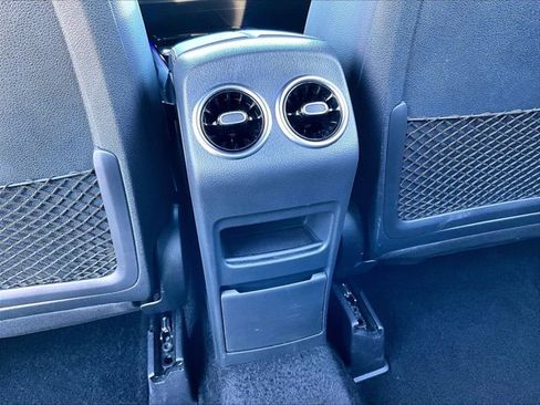 Used 2024 Mercedes-Benz GLB 250 image 25