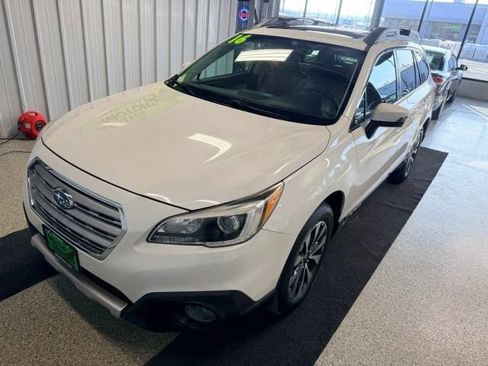 Used 2016 Subaru Outback 3.6R Limited image 1