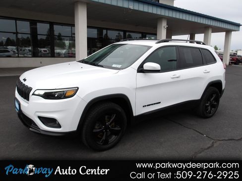 Used 2019 Jeep Cherokee Latitude Plus AWD/4WD image 1
