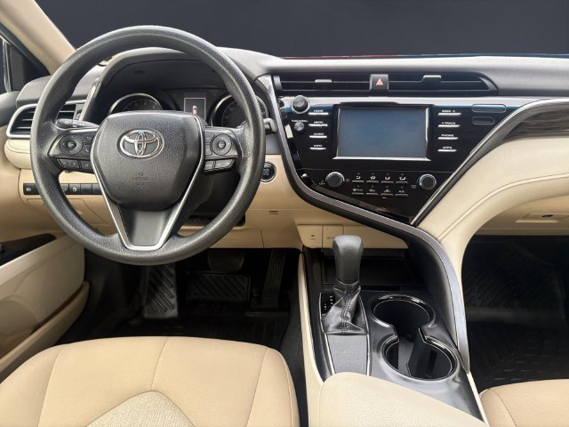 Used 2018 Toyota Camry LE w/ Convenience Package FWD image 10