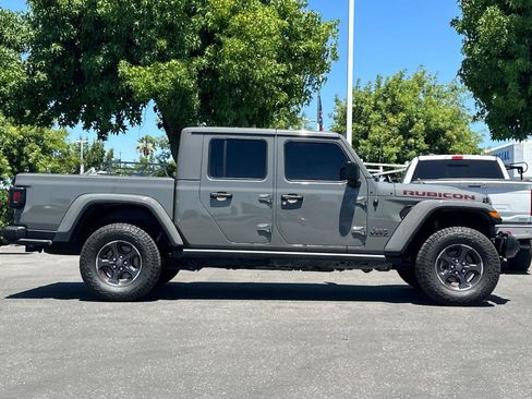 Used 2022 Jeep Gladiator Rubicon w/ Trailer Tow Package AWD/4WD image 3