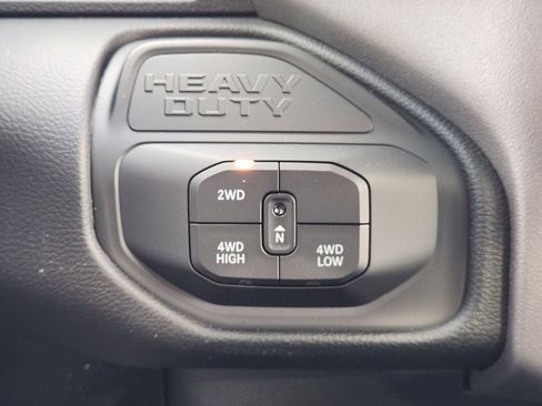 New 2026 RAM 2500 Big Horn AWD/4WD image 17