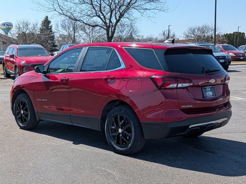 Used 2024 Chevrolet Equinox LT image 3