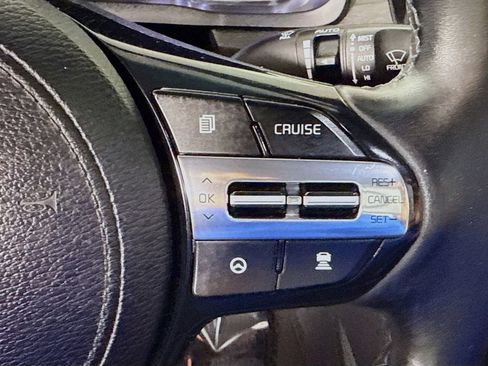 Used 2020 Kia Cadenza Technology FWD image 11