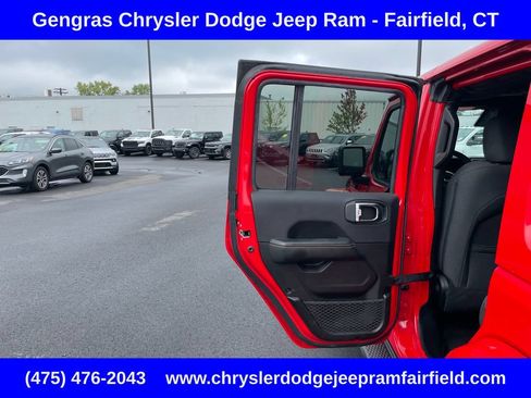 Certified 2025 Jeep Wrangler Unlimited Sahara AWD/4WD image 37