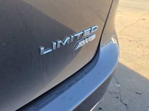 Certified 2021 Chrysler Pacifica Limited image 37