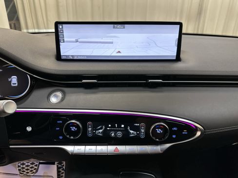 New 2025 Genesis GV70 3.5T Sport image 15