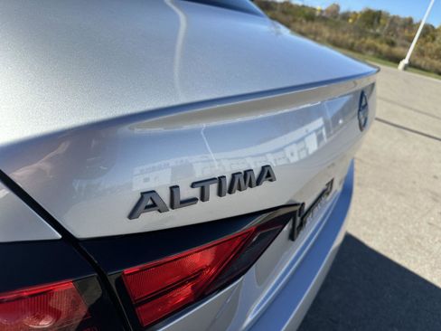 Used 2024 Nissan Altima 2.5 SV image 5