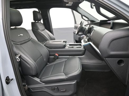 New 2025 Ford Expedition Platinum w/ Stealth Performance Package AWD/4WD image 16