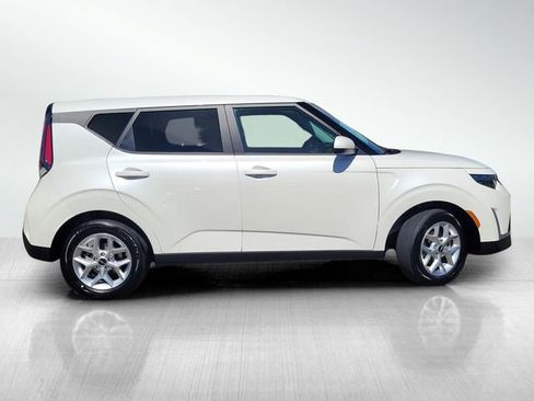 Used 2025 Kia Soul LX w/ LX Technology Package image 3