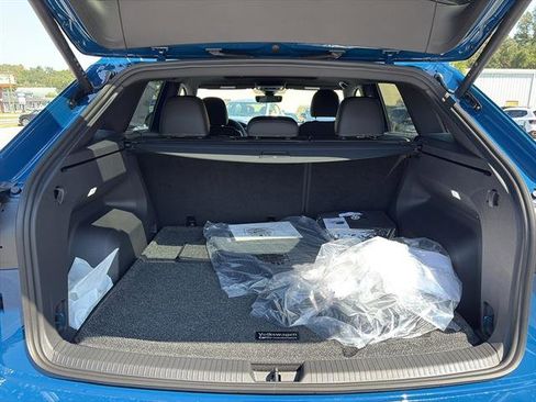 New 2026 Volkswagen Atlas Cross Sport SEL R-Line image 12