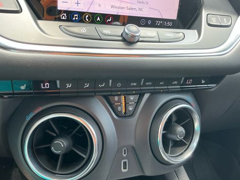 Used 2019 Chevrolet Blazer LT w/ Sun and Wheels Package FWD image 22