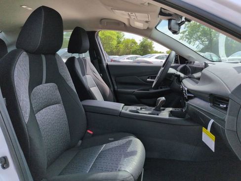 New 2026 Nissan Sentra SV w/ SV Convenience Package FWD image 28