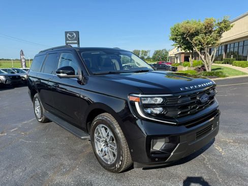 Certified 2025 Ford Expedition Active AWD/4WD image 1