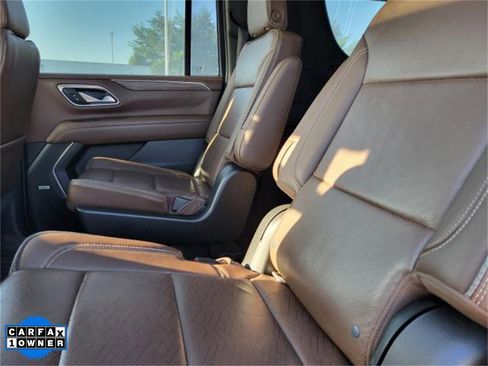 Used 2021 Chevrolet Suburban High Country image 11