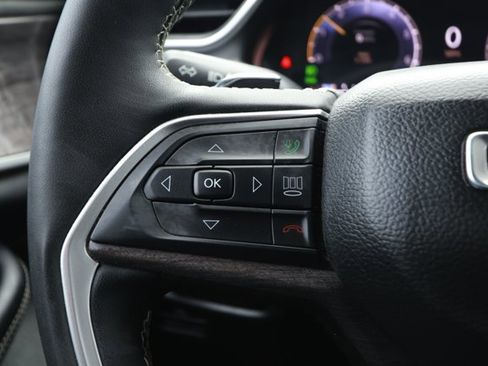 Used 2023 Jeep Grand Cherokee L Limited image 13