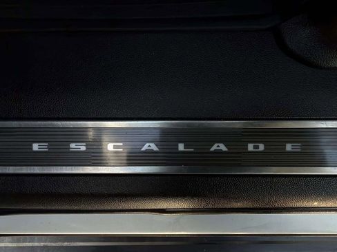 Used 2021 Cadillac Escalade Premium Luxury w/ Driver Assist Tech Package AWD/4WD image 20