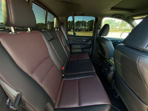 Used 2025 Honda Ridgeline Black Edition image 31