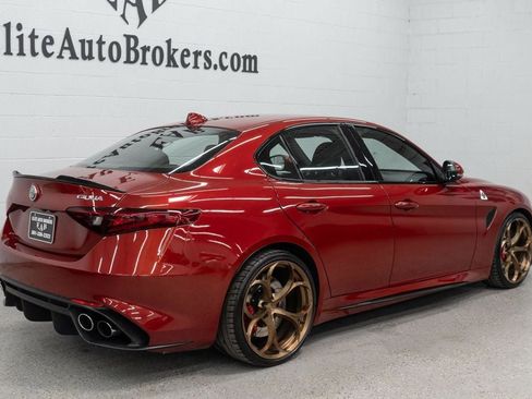Used 2017 Alfa Romeo Giulia Quadrifoglio image 7