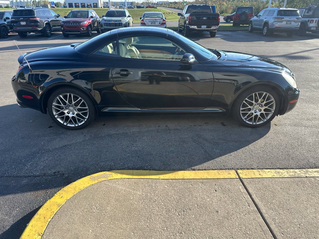 Used 2002 Lexus SC 430 Convertible RWD image 2