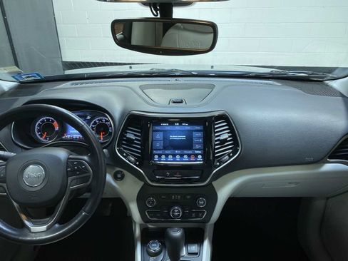 Used 2020 Jeep Cherokee Limited image 10