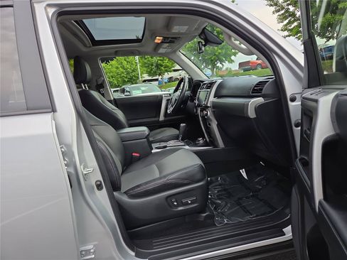 Used 2023 Toyota 4Runner SR5 Premium w/ Moonroof Package AWD/4WD image 27
