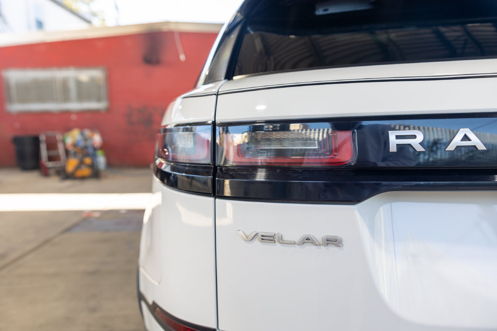 Used 2018 Land Rover Range Rover Velar S AWD/4WD image 15