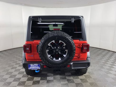 Used 2025 Jeep Wrangler Unlimited Rubicon 4xe w/ Safety Group AWD/4WD image 8