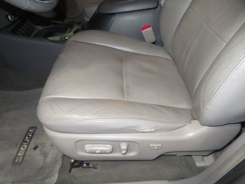 Used 2006 Toyota Sequoia SR5 AWD/4WD image 22