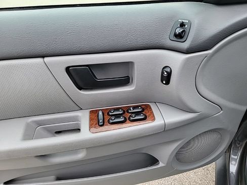 Used 2005 Mercury Sable LS FWD image 22