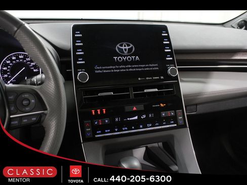 Used 2019 Toyota Avalon Limited image 9