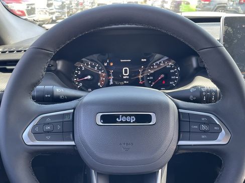 New 2026 Jeep Compass Latitude image 25