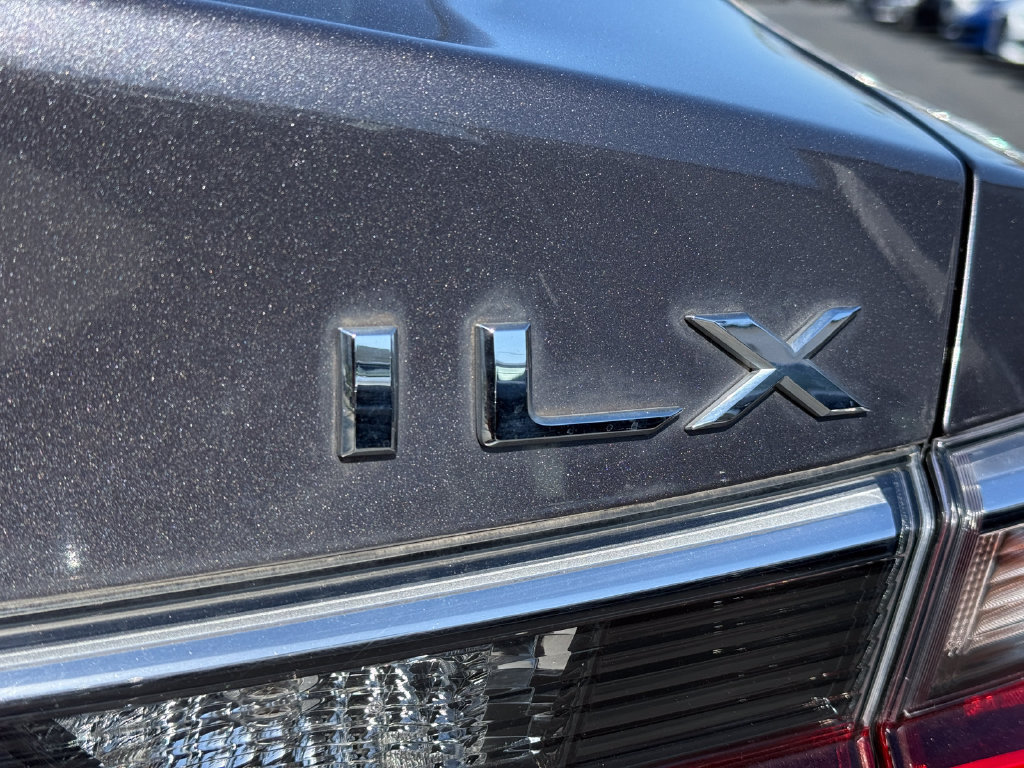 Used 2019 Acura ILX w/ Premium Package FWD image 11