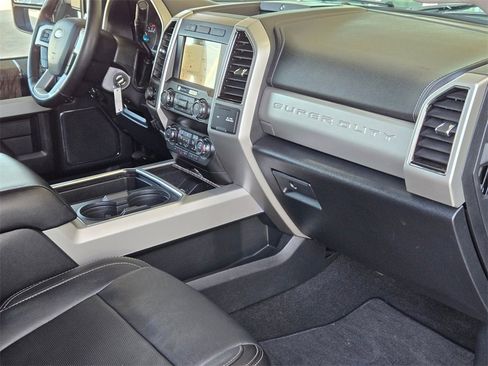 Used 2019 Ford F250 Lariat w/ Chrome Package image 27