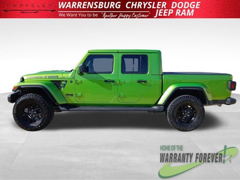 Used 2025 Jeep Gladiator Sport image 7